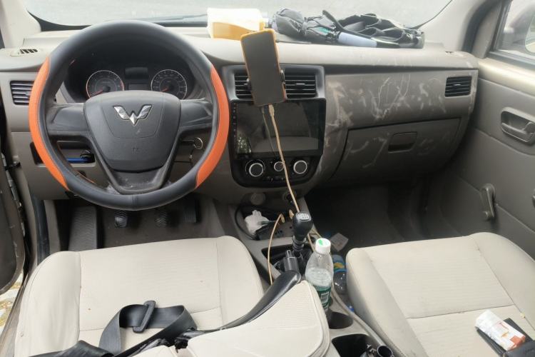 Used Wuling Rongguang V 2019 1.5L Practical Model China VI LAR Center Console