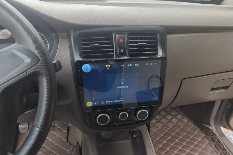 Used Wuling Rongguang V 2019 1.5L Practical Model China VI LAR Audio And AC Panel