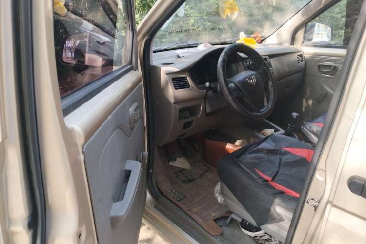 Used Wuling Rongguang V 2019 1.5L Van - Utility Model Driver Seat