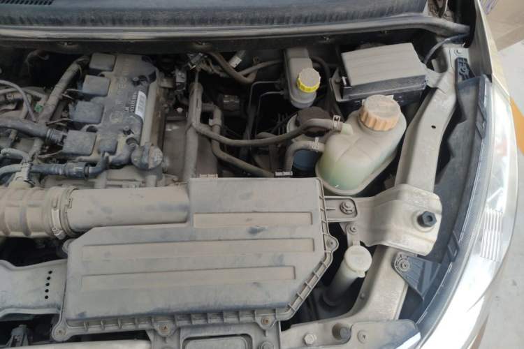 Used Wuling Rongguang V 2019 1.5L Window-Sealed Utility Model China VI LAR Engine Bay Left