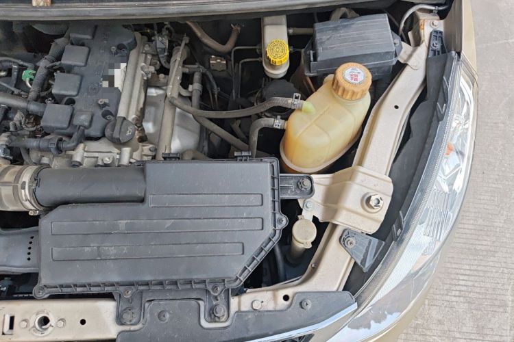 Used Wuling Rongguang V 2019 1.5L Window-Sealed Utility Model China VI LAR Engine Bay Left