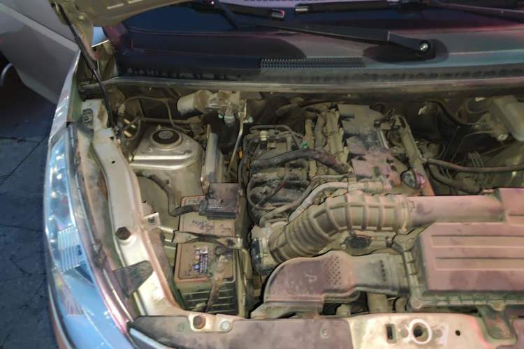 Used Wuling Rongguang V 2019 1.5L Practical Model China VI LAR Engine Bay Right