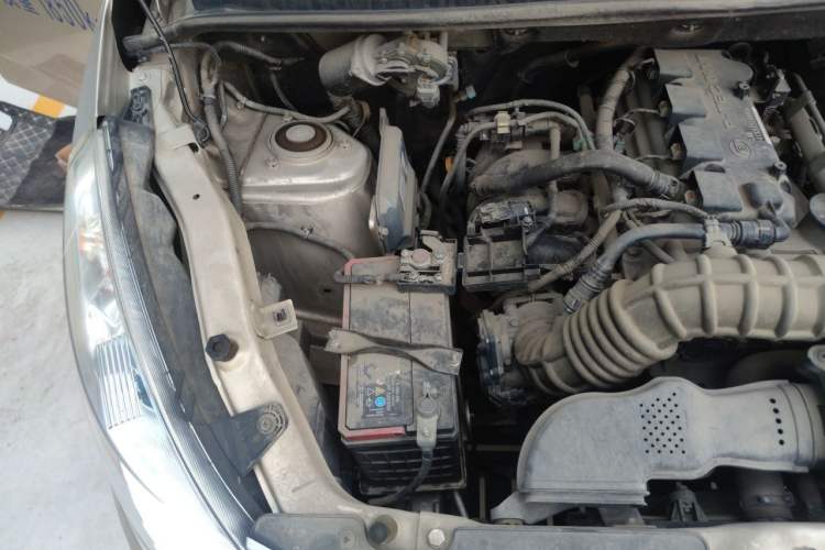 Used Wuling Rongguang V 2019 1.5L Window-Sealed Utility Model China VI LAR Engine Bay Right