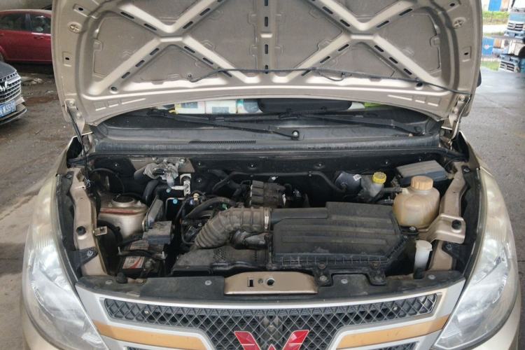 Used Wuling Rongguang V 2019 1.5L Practical Model China VI LAR Engine Bay
