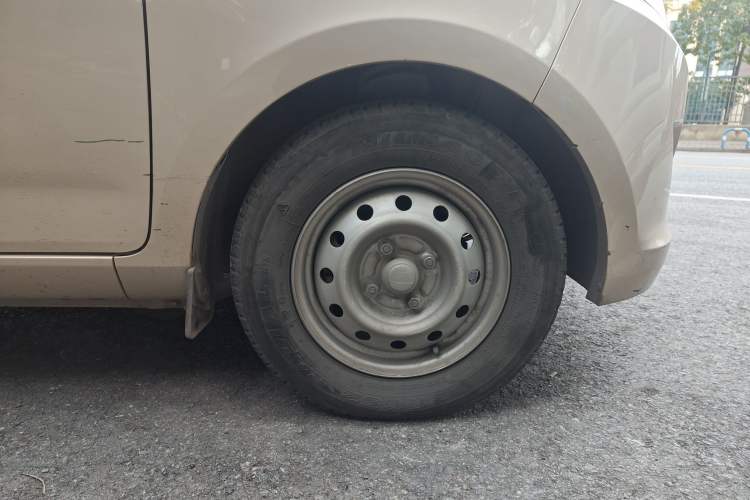 Used Wuling Rongguang V 2019 1.5L Practical Model China VI LAR Exterior 4