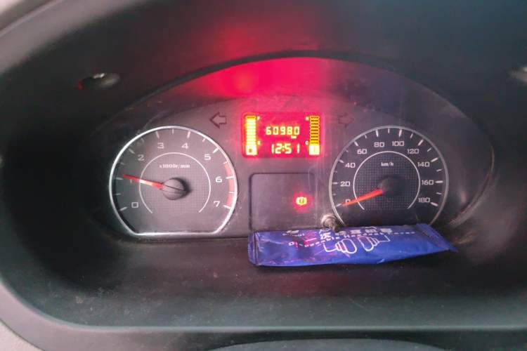 Used Wuling Rongguang V 2019 1.5L Practical Model China VI LAR Instrument Cluster