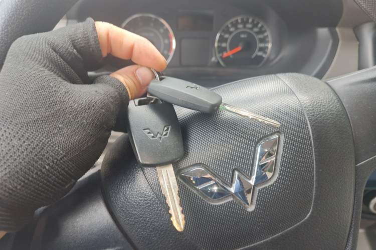 Used Wuling Rongguang V 2019 1.5L Practical Model China VI LAR Interior 1