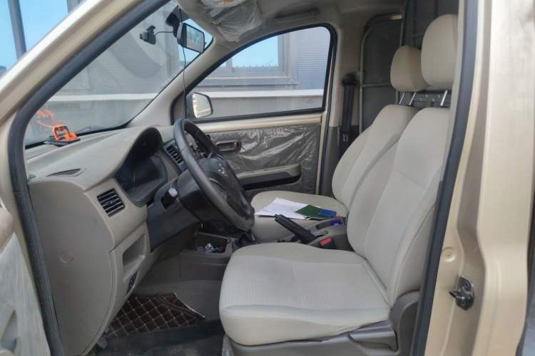Used Wuling Rongguang V 2019 1.5L Window-Sealed Utility Model China VI LAR Left Front Seat