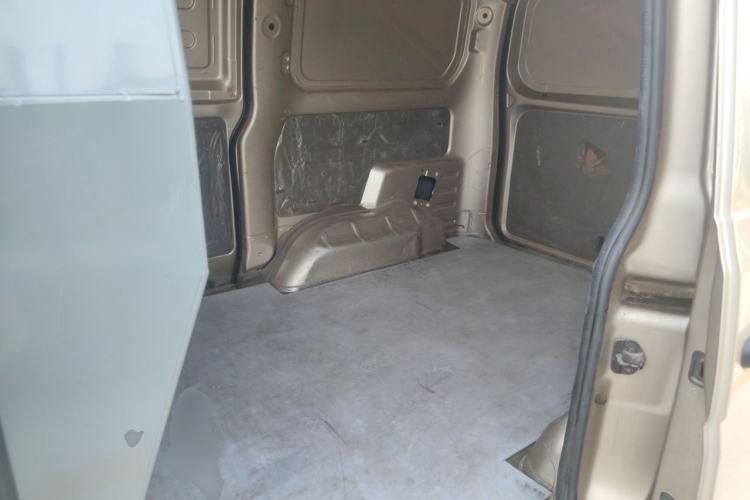 Used Wuling Rongguang V 2019 1.5L Window-Sealed Utility Model China VI LAR Left Rear Seat