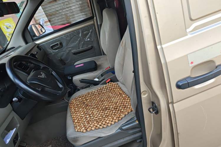 Used Wuling Rongguang V 2019 1.5L Window-Sealed Utility Model China VI LAR Left Rear Seat