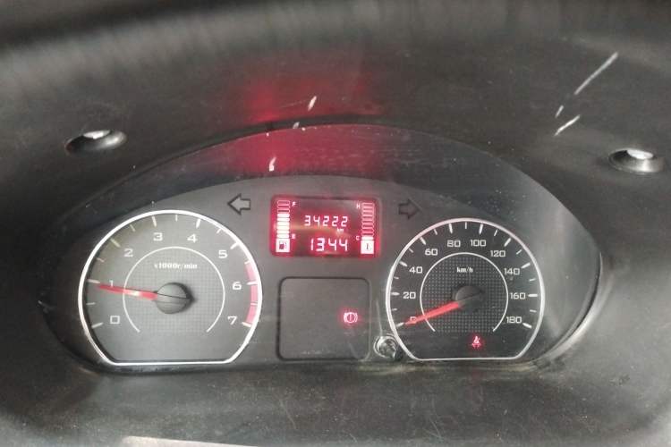 Used Wuling Rongguang V 2019 1.5L Van - Utility Model Odometer Close Up