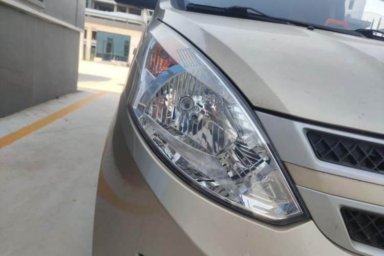 Used Wuling Rongguang V 2019 1.5L Window-Sealed Utility Model China VI LAR Right Front Headlight