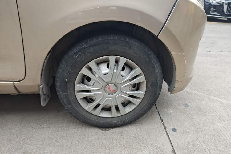 Used Wuling Rongguang V 2019 1.5L Van - Utility Model Right Front Wheel Hub