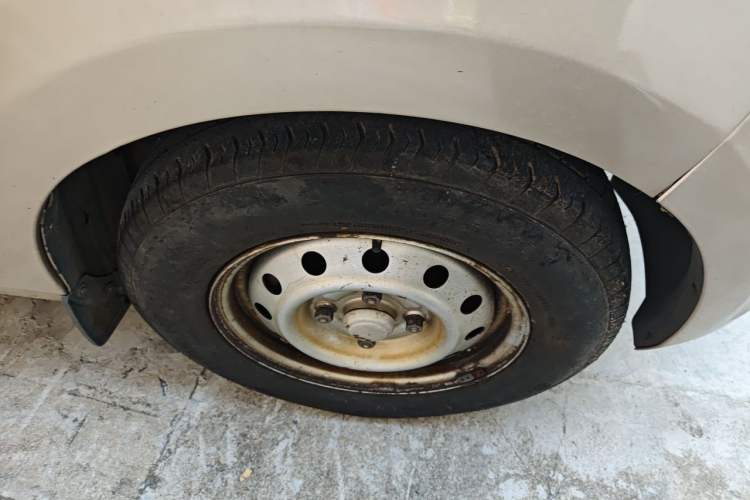 Used Wuling Rongguang V 2019 1.5L Window-Sealed Utility Model China VI LAR Right Front Wheel Hub