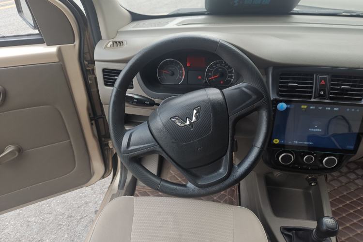 Used Wuling Rongguang V 2019 1.5L Practical Model China VI LAR Steering Wheel