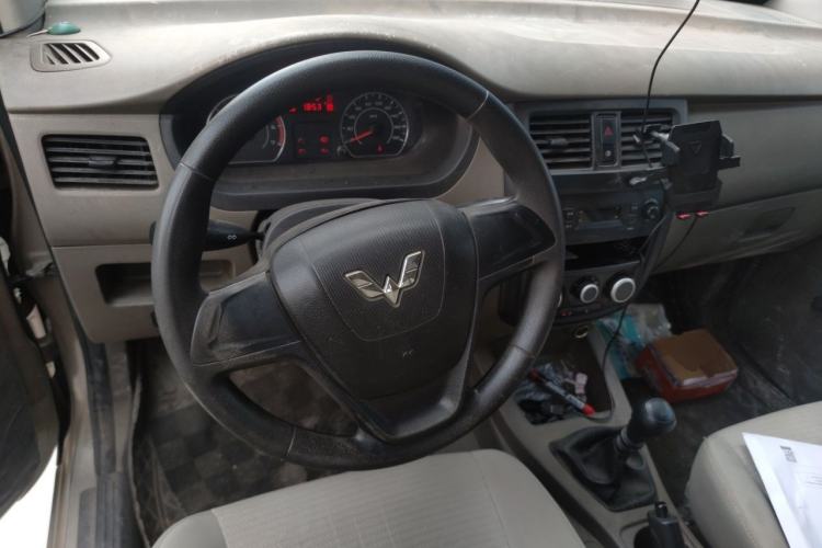 Used Wuling Rongguang V 2019 1.5L Window-Sealed Utility Model China VI LAR Steering Wheel