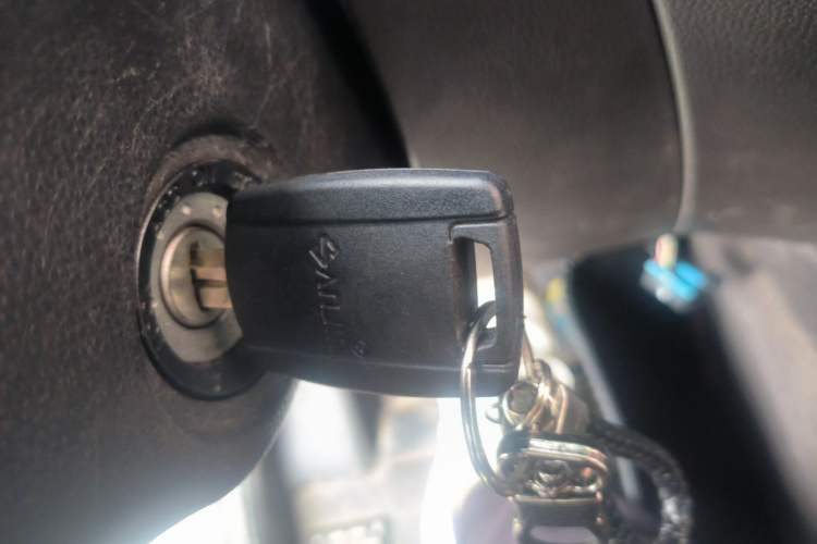 Used Wuling Rongguang V 2019 1.5L Window-Sealed Utility Model China VI LAR Vehicle Key