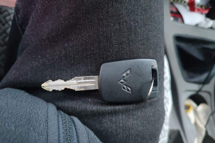 Used Wuling Rongguang V 2019 1.5L Practical Model China VI LAR Vehicle Key