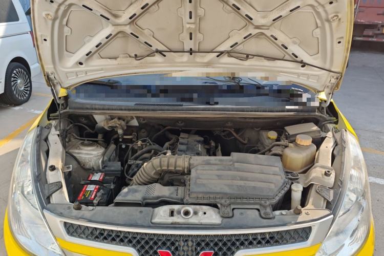 Used Wuling Rongguang V 2019 1.5L Window-Sealed Utility Model China VI LAR Engine Bay
