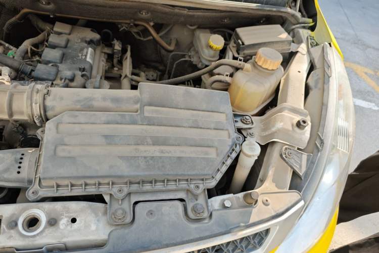 Used Wuling Rongguang V 2019 1.5L Window-Sealed Utility Model China VI LAR Engine Bay Left
