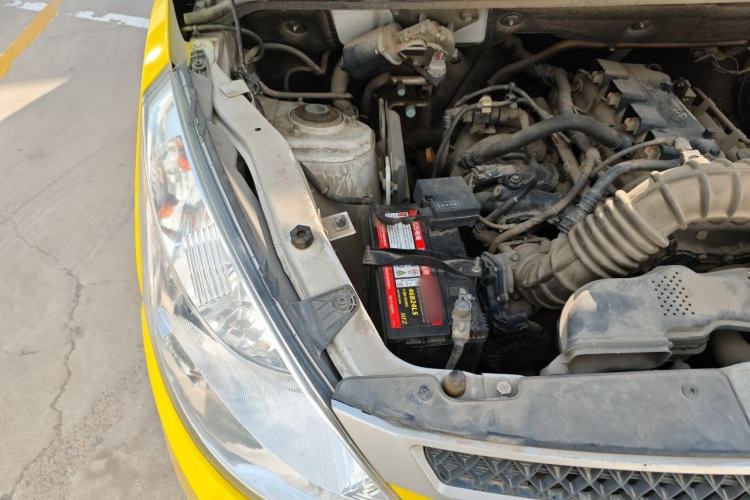 Used Wuling Rongguang V 2019 1.5L Window-Sealed Utility Model China VI LAR Engine Bay Right