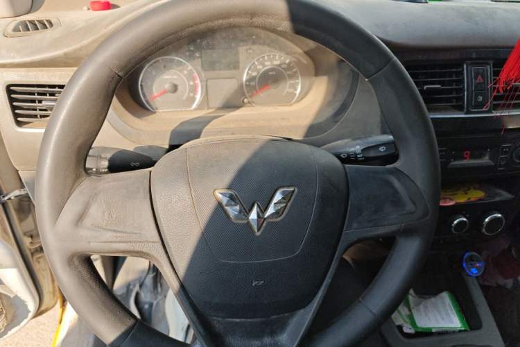 Used Wuling Rongguang V 2019 1.5L Window-Sealed Utility Model China VI LAR Steering Wheel