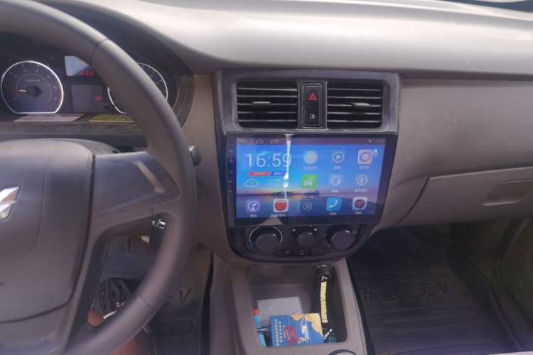 Used Wuling Rongguang V 2019 1.5L Practical Model China VI LAR Audio And AC Panel
