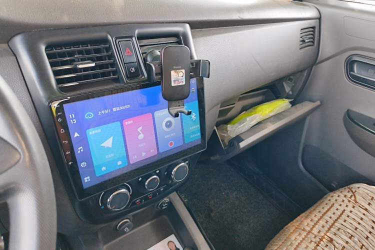 Used Wuling Rongguang V 2019 1.5L Standard Version China VI LAR Audio And AC Panel