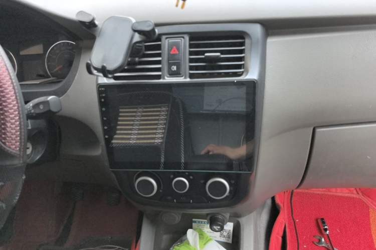 Used Wuling Rongguang V 2019 1.5L Practical Model China VI LAR Audio And AC Panel
