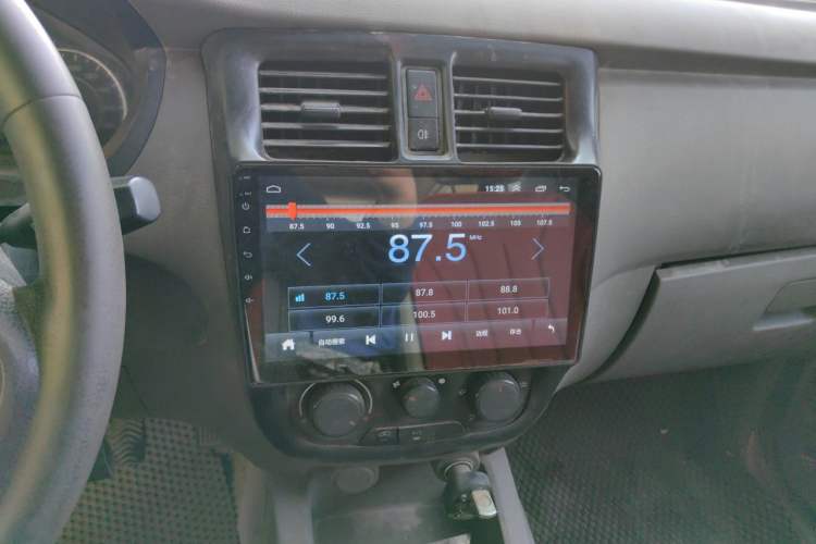 Used Wuling Rongguang V 2019 1.5L Window-Sealed Utility Model China VI LAR Audio And AC Panel