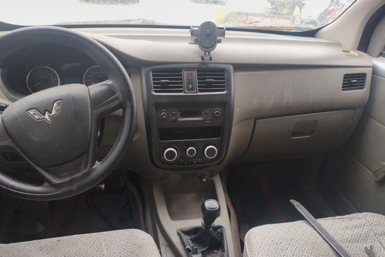 Used Wuling Rongguang V 2019 1.5L Practical Model China VI LAR Audio And AC Panel