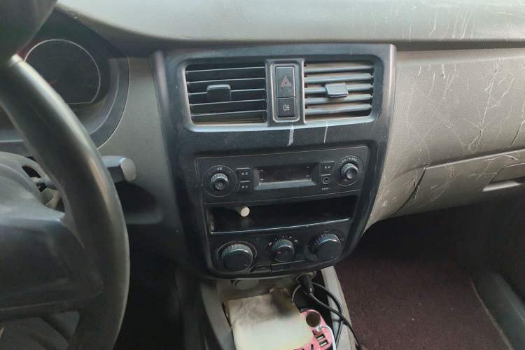Used Wuling Rongguang V 2019 1.5L Van - Utility Model Audio And AC Panel