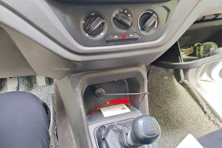 Used Wuling Rongguang V 2019 1.5L Standard Version China VI LAR Audio And AC Panel
