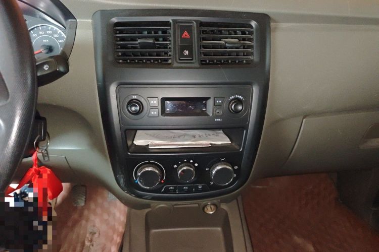Used Wuling Rongguang V 2019 1.5L Practical Model China VI LAR Audio And AC Panel
