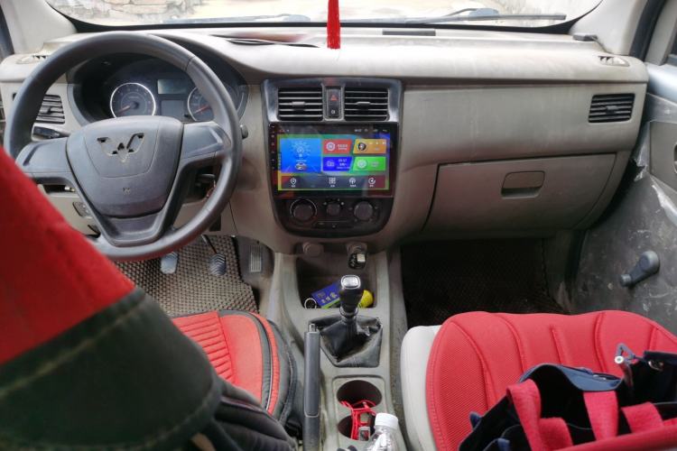 Used Wuling Rongguang V 2019 1.5L Window-Sealed Utility Model China VI LAR Center Console