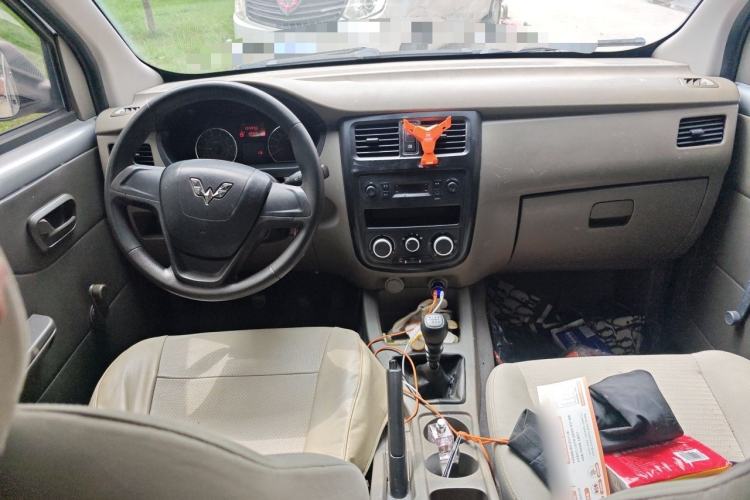 Used Wuling Rongguang V 2019 1.5L Window-Sealed Utility Model China VI LAR Center Console