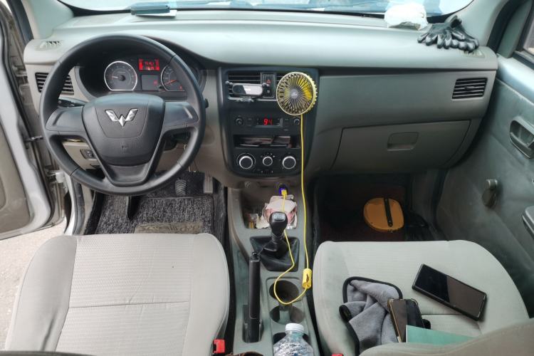 Used Wuling Rongguang V 2019 1.5L Practical Model China VI LAR Center Console