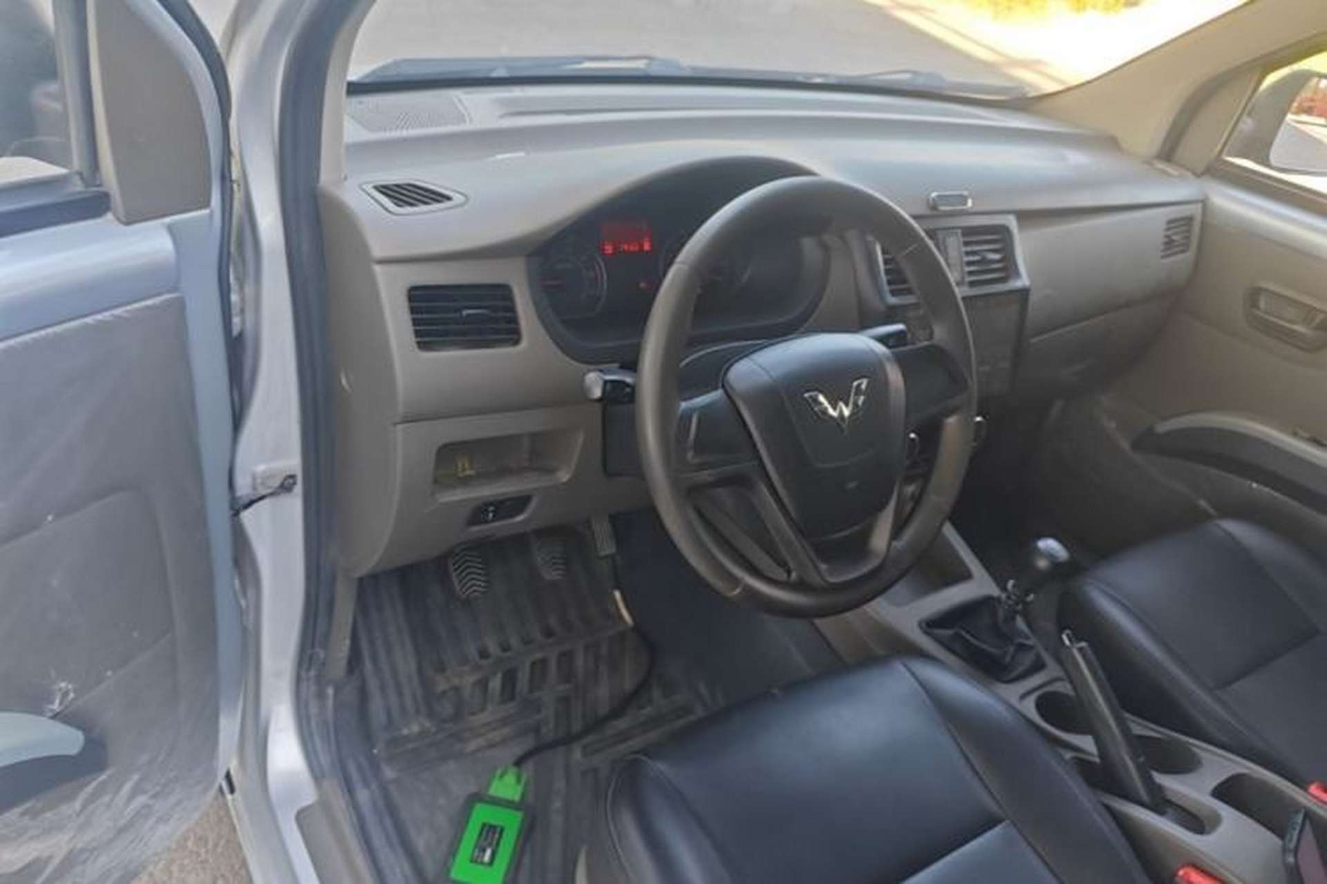 Used Wuling Rongguang V 2019 1.5L Window-Sealed Utility Model China VI LAR Center Console