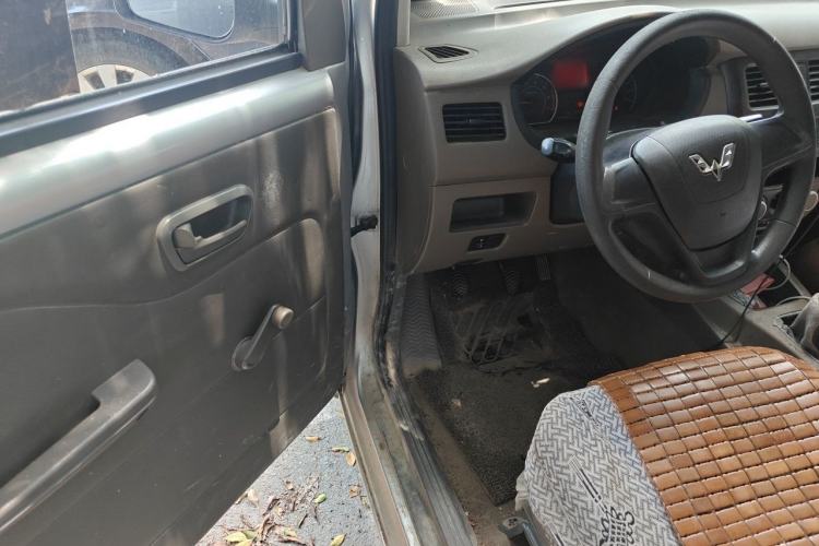 Used Wuling Rongguang V 2019 1.5L Van - Utility Model Driver Seat