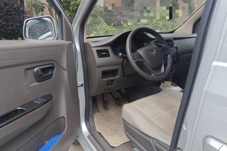 Used Wuling Rongguang V 2019 1.5L Standard Version China VI LAR Driver Seat