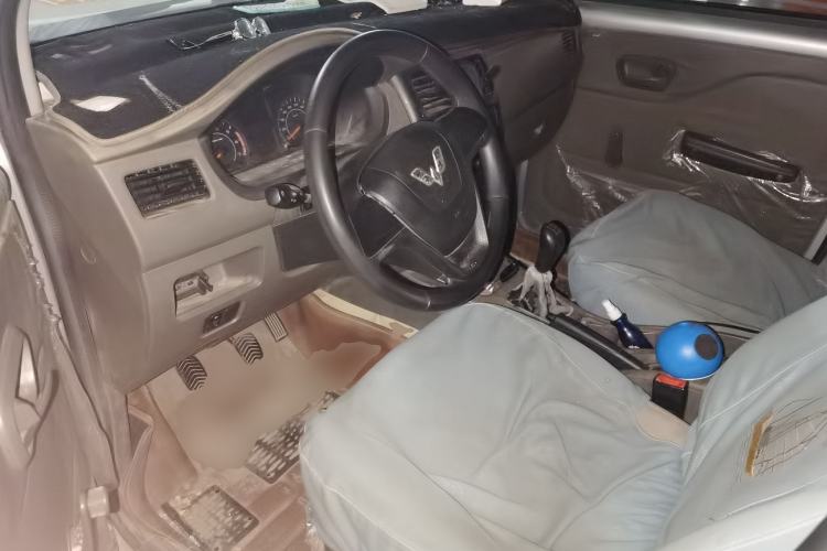 Used Wuling Rongguang V 2019 1.5L Window-Sealed Utility Model China VI LAR Driver Seat