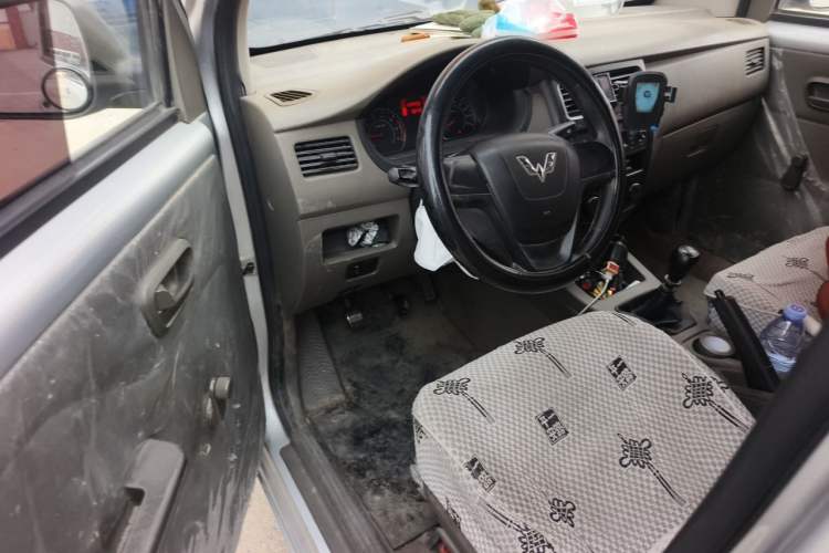 Used Wuling Rongguang V 2019 1.5L Practical Model China VI LAR Driver Seat