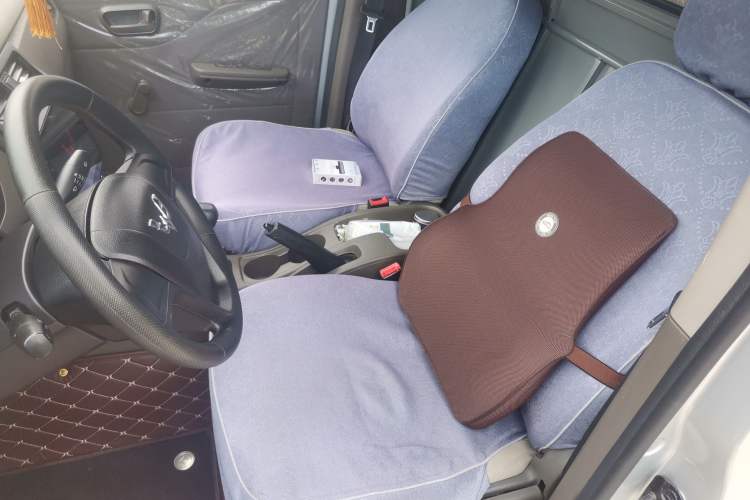 Used Wuling Rongguang V 2019 1.5L Window-Sealed Utility Model China VI LAR Driver Seat