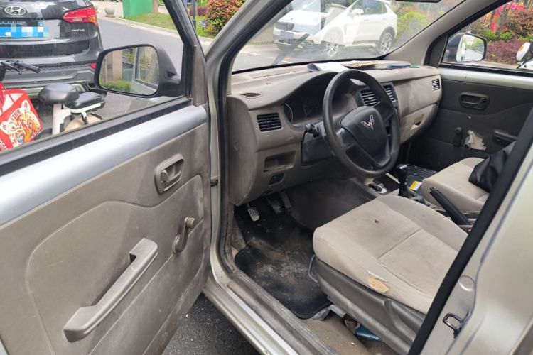 Used Wuling Rongguang V 2019 1.5L Van - Utility Model Driver Seat