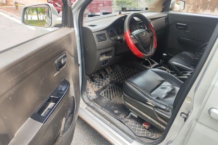 Used Wuling Rongguang V 2019 1.5L Standard Version China VI LAR Driver Seat
