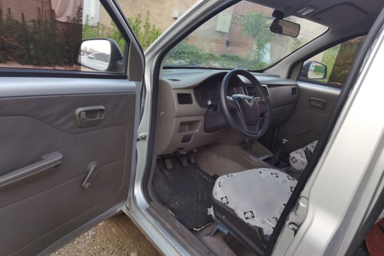 Used Wuling Rongguang V 2019 1.5L Practical Model China VI LAR Driver Seat