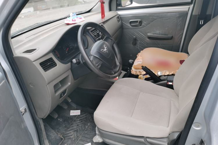 Used Wuling Rongguang V 2019 1.5L Window-Sealed Utility Model China VI LAR Driver Seat