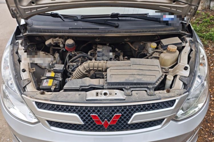 Used Wuling Rongguang V 2019 1.5L Window-Sealed Utility Model China VI LAR Engine Bay