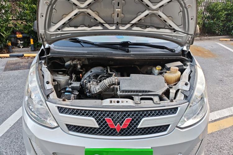 Used Wuling Rongguang V 2019 1.2L Van Utility Model Engine Bay