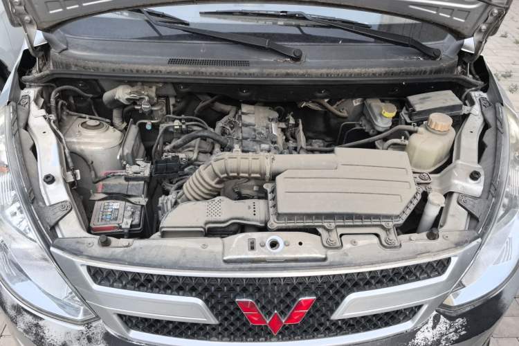 Used Wuling Rongguang V 2019 1.5L Practical Model China VI LAR Engine Bay
